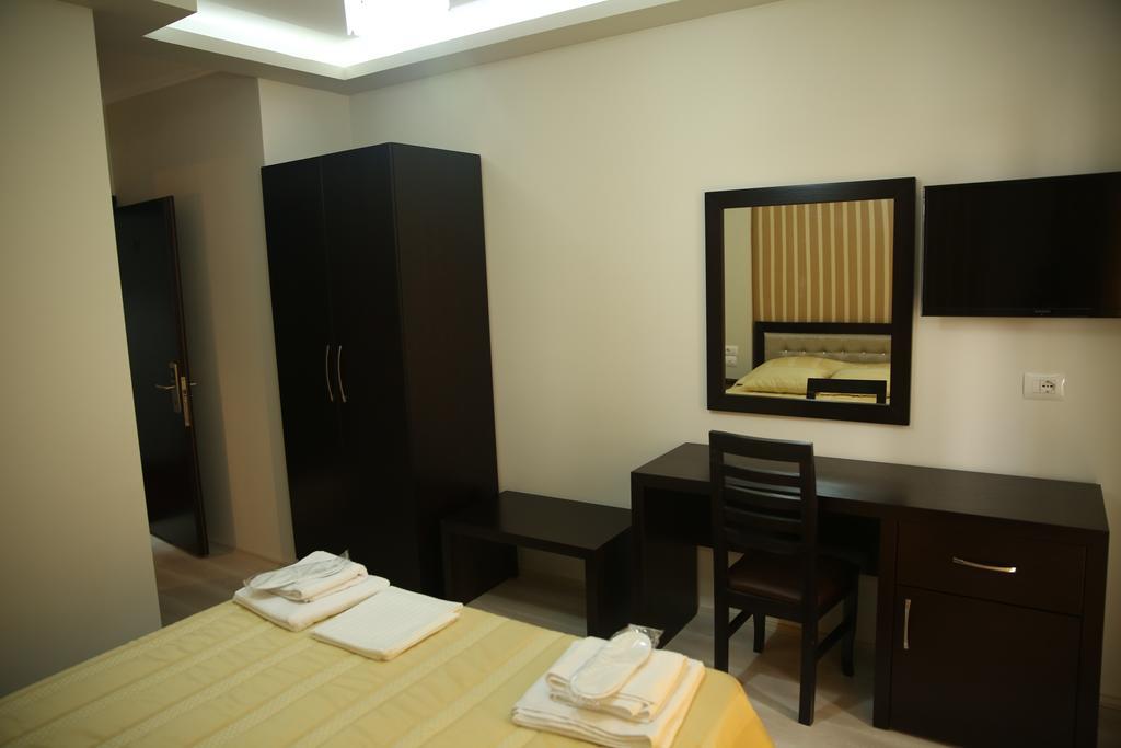Hotel Pogradeci Стая снимка