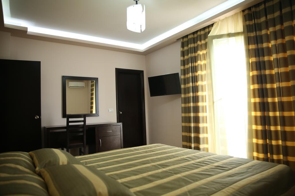 Hotel Pogradeci Стая снимка