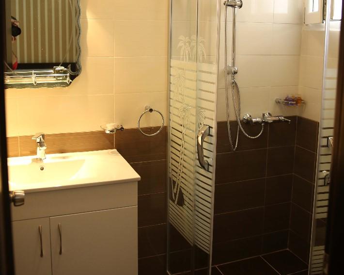 Hotel Pogradeci Екстериор снимка