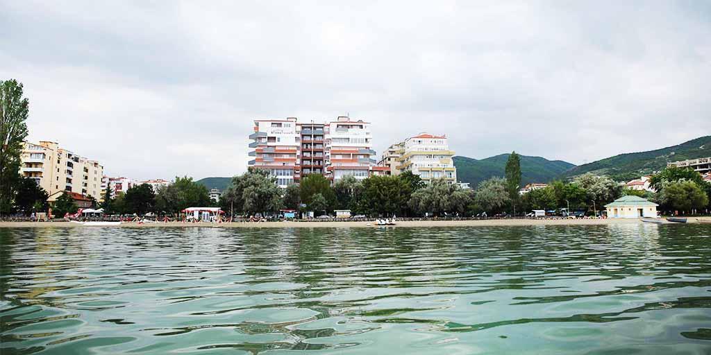 Hotel Pogradeci Екстериор снимка