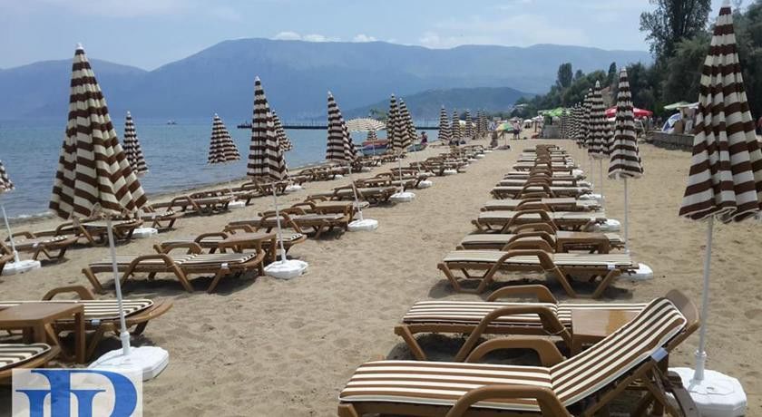 Hotel Pogradeci Екстериор снимка