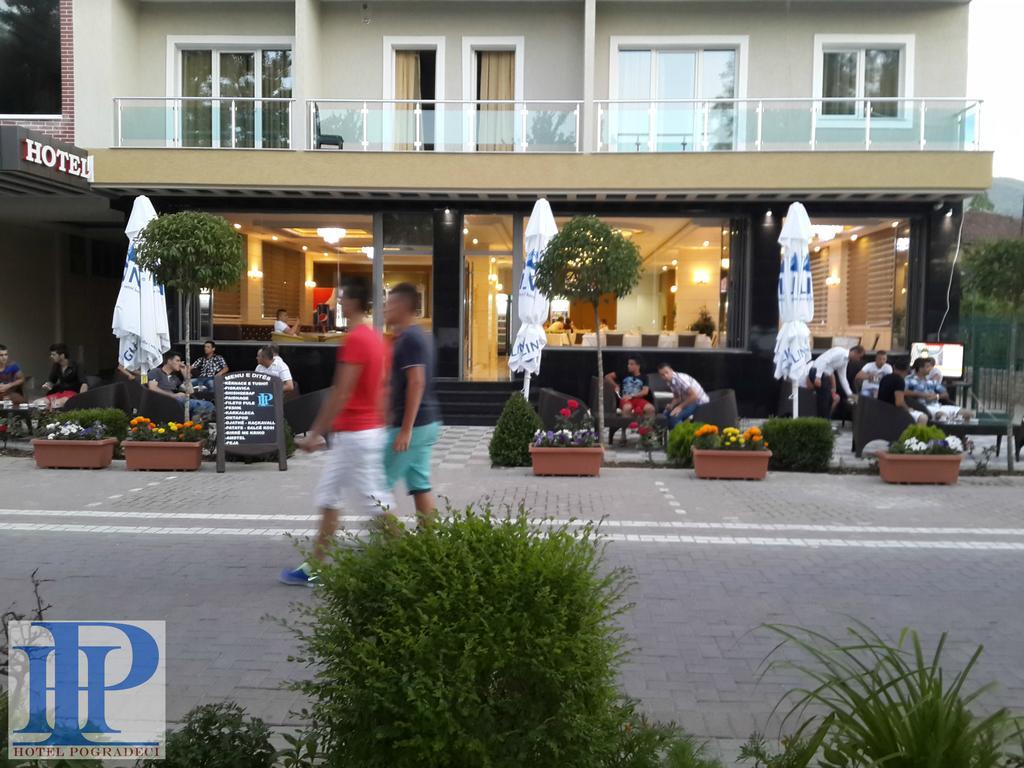 Hotel Pogradeci Екстериор снимка